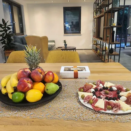 Noel فيلة أوماغ